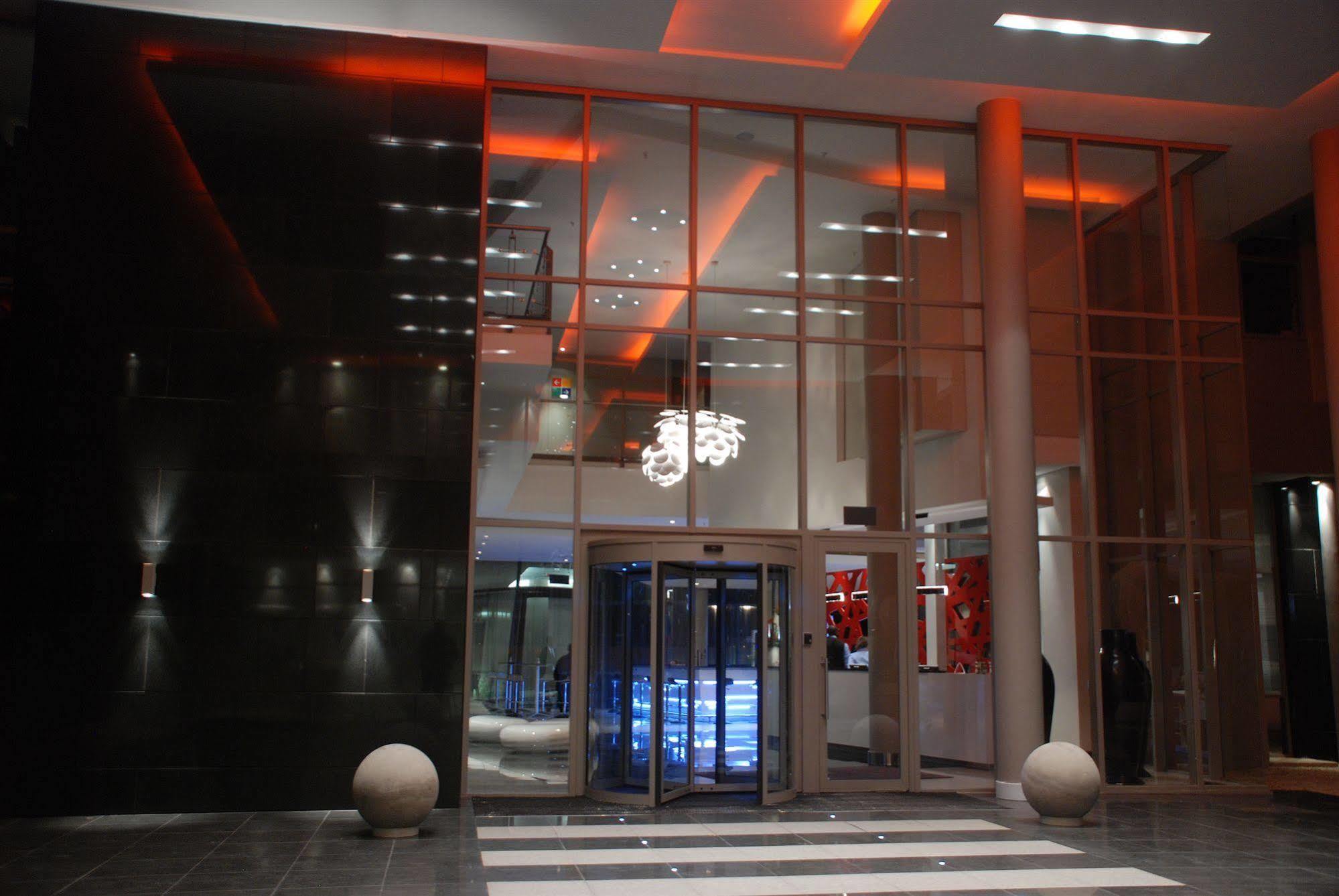 Park Inn Sandton Joanesburgo Exterior foto