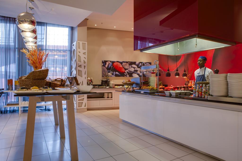Park Inn Sandton Joanesburgo Exterior foto