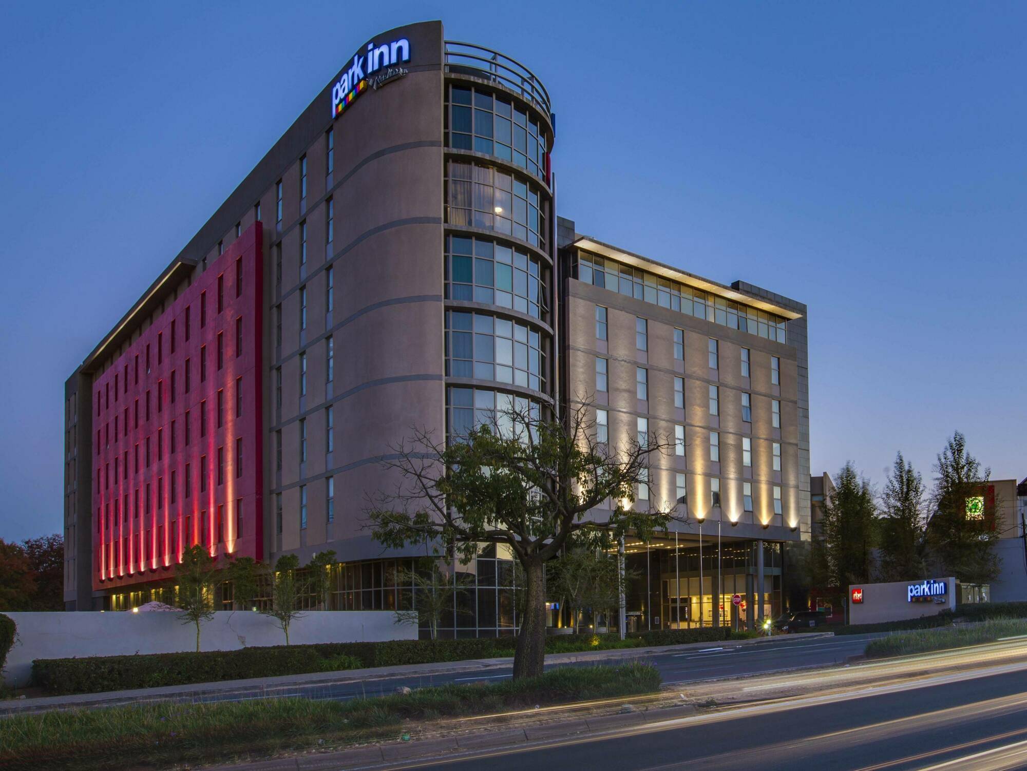 Park Inn Sandton Joanesburgo Exterior foto